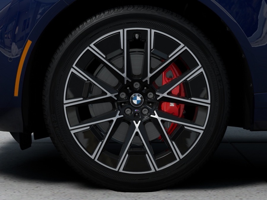 A close-up of the sample X5’s 22-inch M Aero Trigon wheel.